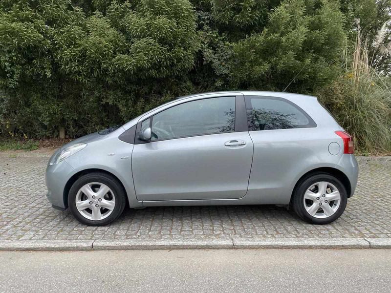 Toyota Yaris • 2007 • 186,000 km 1