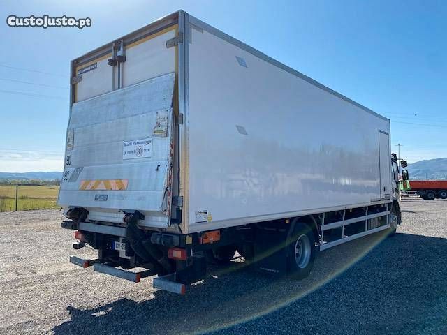 Volvo 340 • 2013 • 450,000 km 4