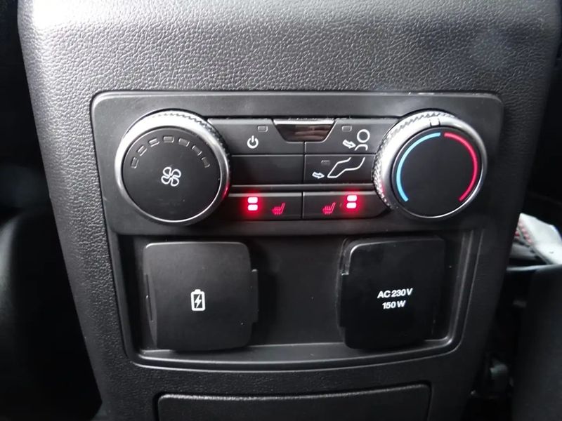 Ford Explorer • 2023 • 38,000 km 17