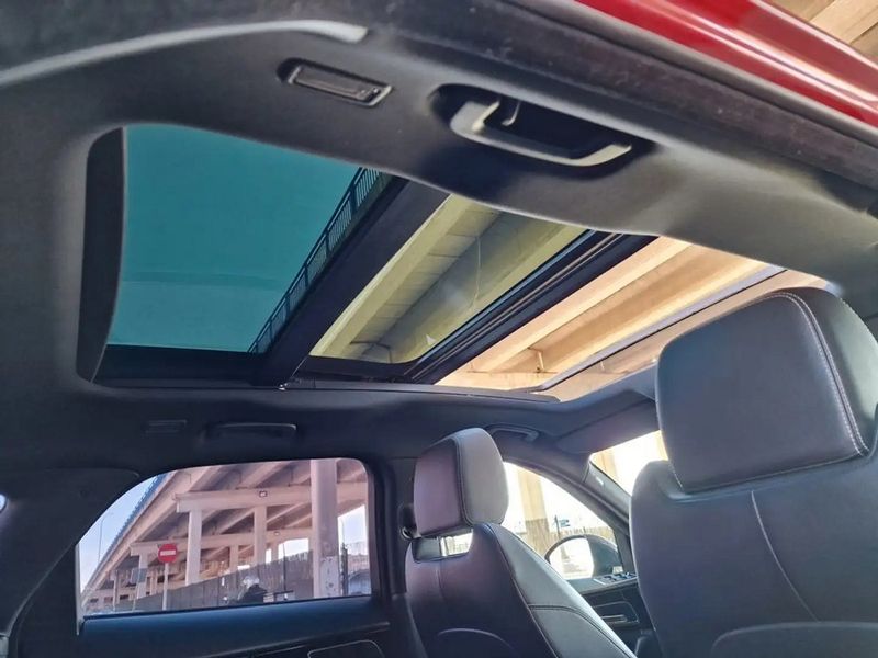 Jaguar F-Pace • 2018 • 195,000 km 11