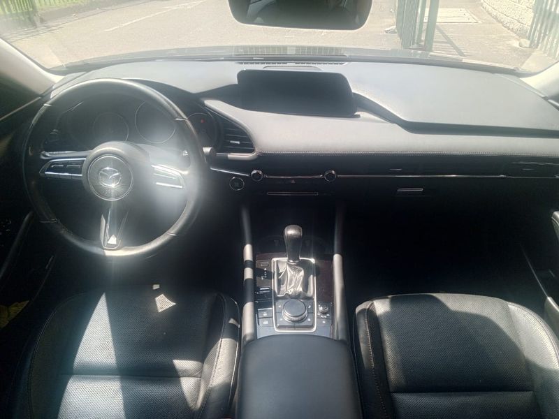 Mazda 3 • 2021 • 44,200 km 16