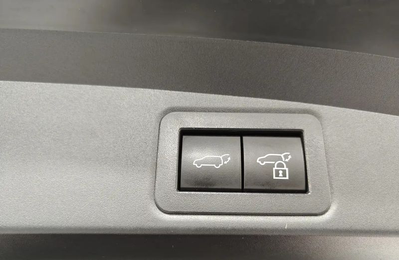 Toyota Corolla Combi • 2024 • 37,727 km 10