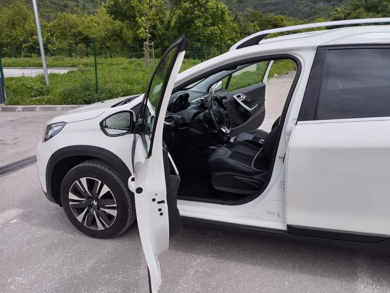 Peugeot 2008 • 2018 • 93,500 km 5