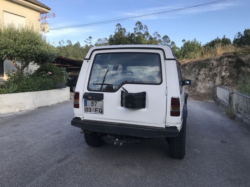 Land Rover Discovery • 1991 • 231,000 km 2