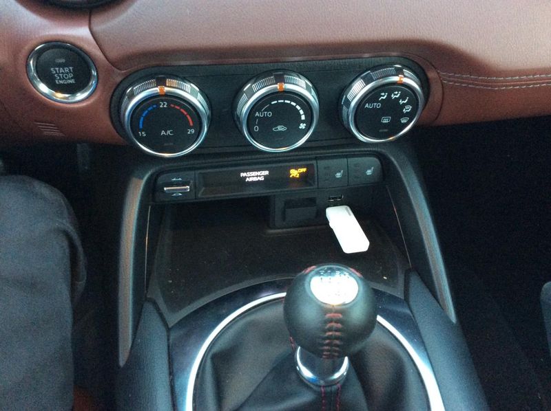 Mazda MX-5 • 2017 • 155,000 km 10