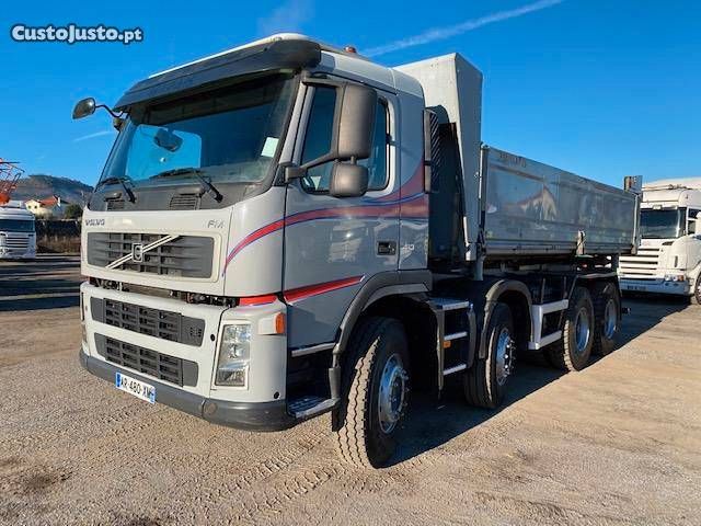 Volvo XC40 • 2001 • 250,000 km 5