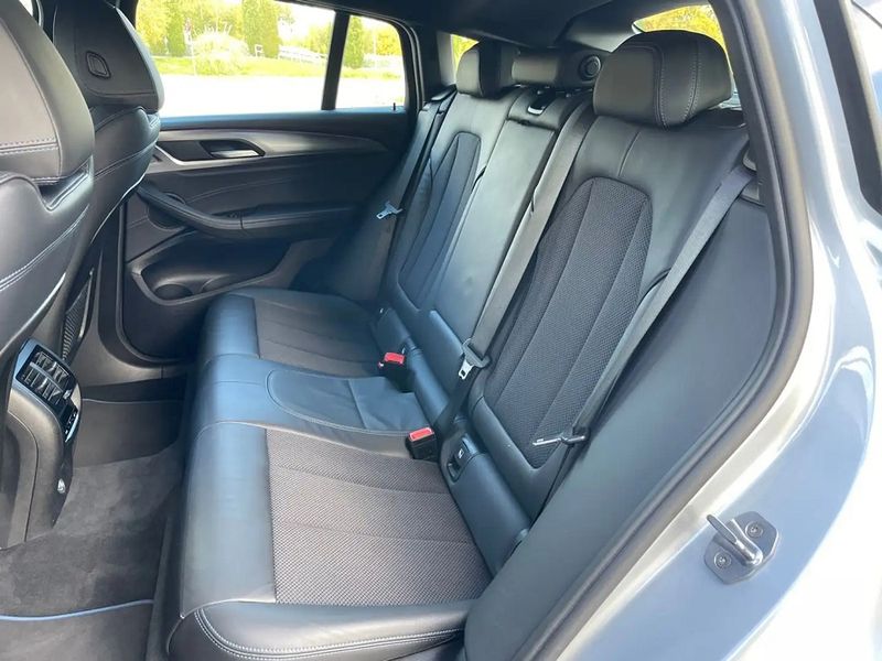 BMW X4 • 2018 • 108,000 km 7