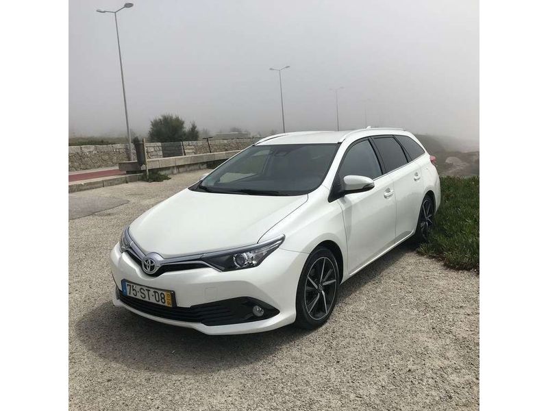 Toyota Auris • 2017 • 155,000 km 2