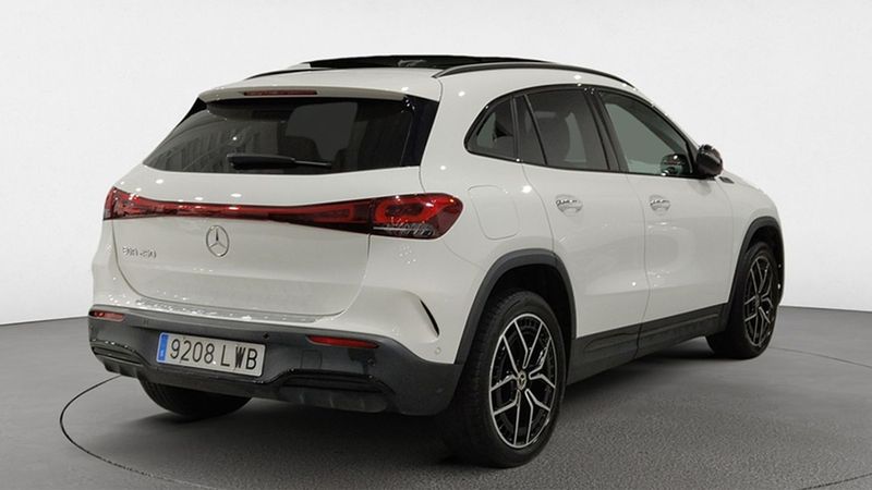 Mercedes-Benz GLA • 2022 • 61,519 km 10