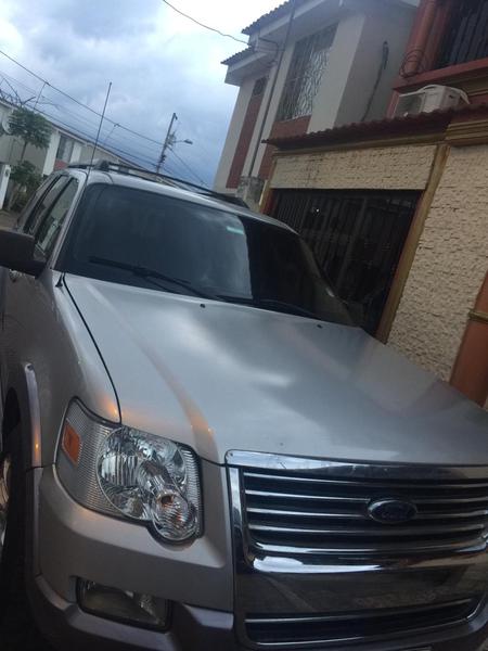 Ford Explorer • 2010 • 145,000 km 12