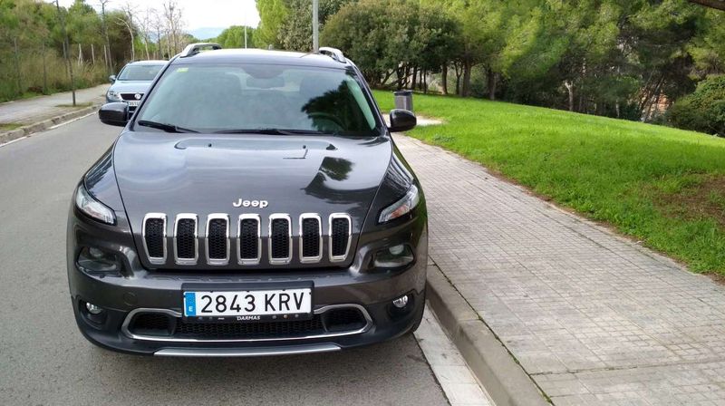 Jeep Cherokee • 2015 • 171,000 km 1
