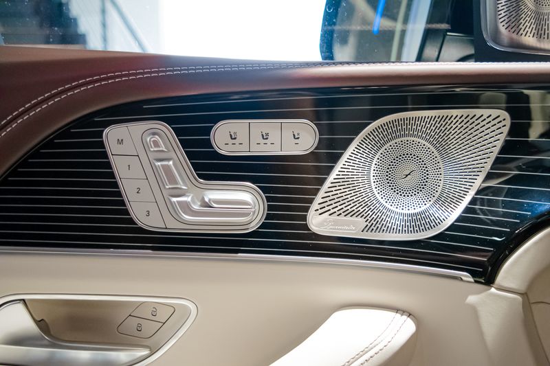 Mercedes-Benz Maybach • 2024 • 3,800 km 18