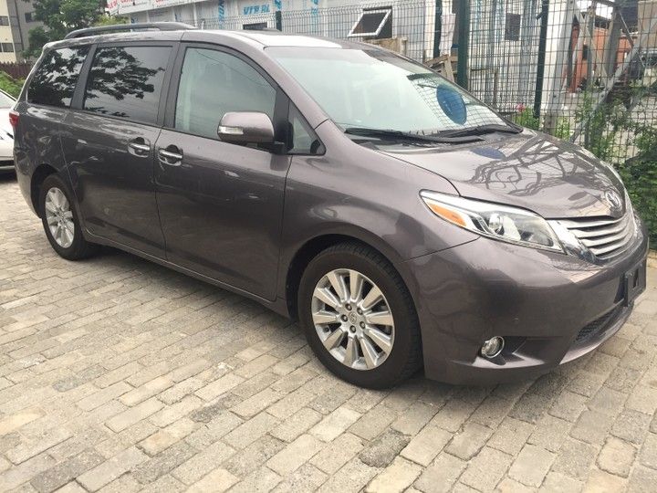 Toyota Sienna • 2012 • 32 km 4