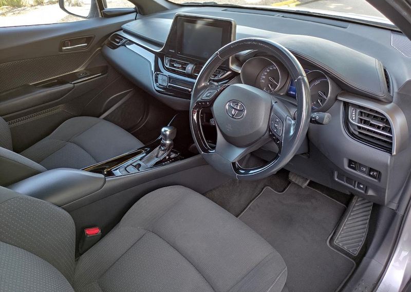 Toyota Avalon Hybrid • 2018 • 190,000 km 3