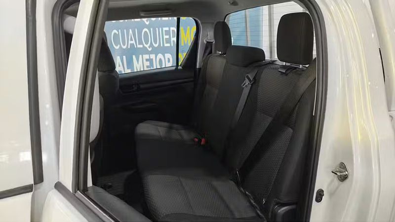 Toyota Hilux • 2022 • 53,912 km 3