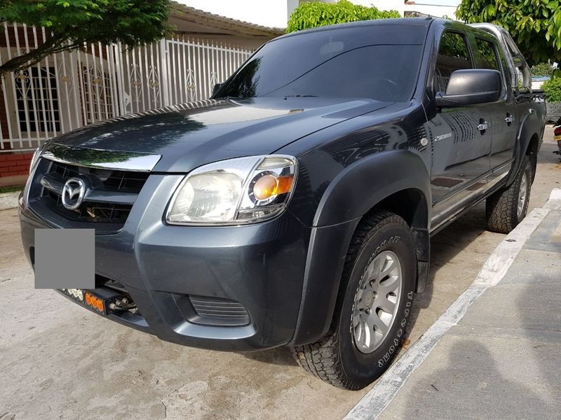 Mazda BT • 2012 • 180,000 km 1