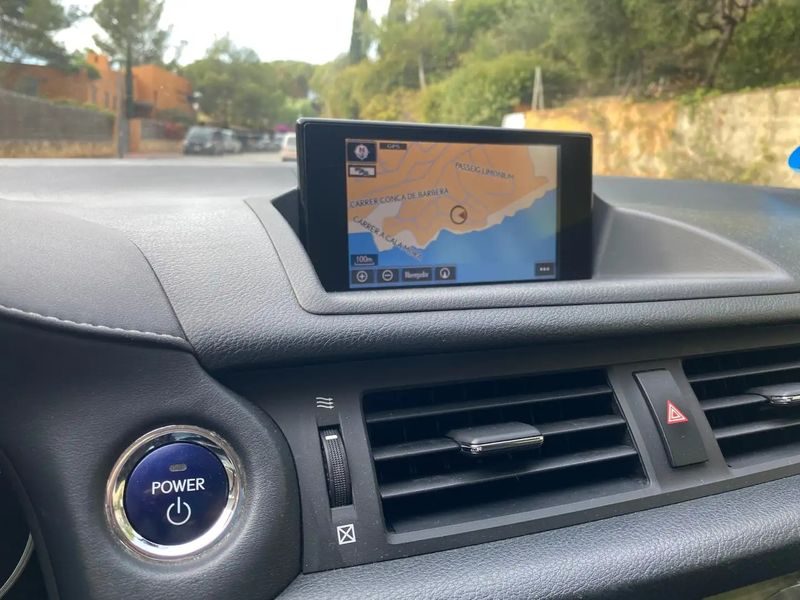 Lexus CT • 2015 • 151,000 km 12