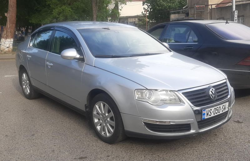 Volkswagen Passat • 2005 • 24,000 km 2