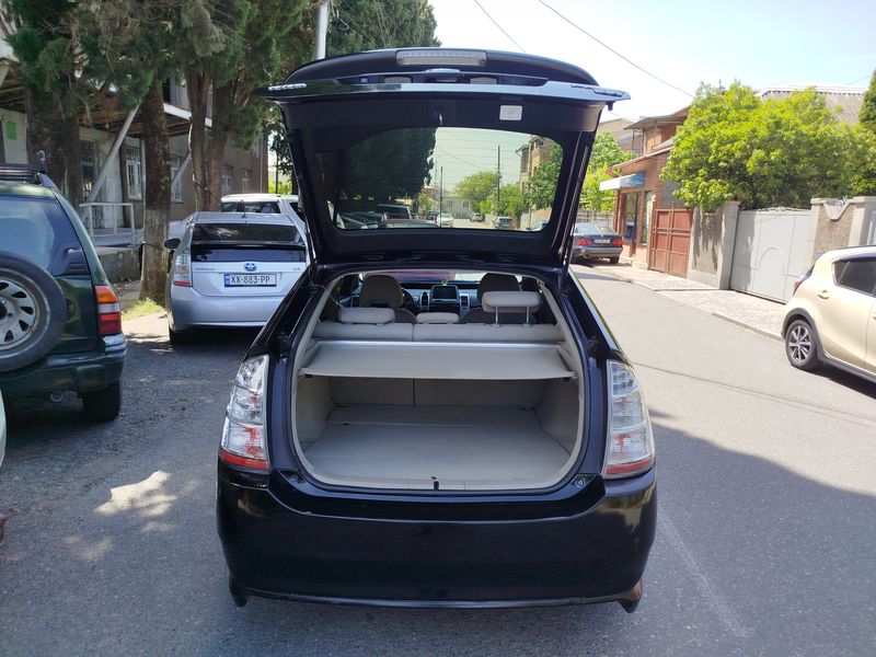 Toyota Prius • 2006 • 290,000 km 11