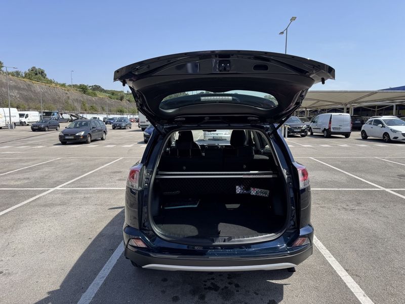 Toyota RAV4 • 2018 • 129,000 km 12