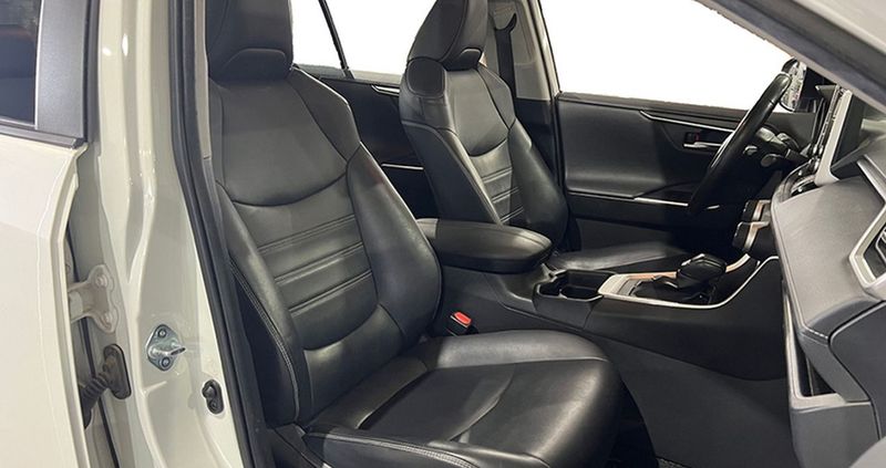 Toyota RAV4 • 2020 • 89,000 km 11