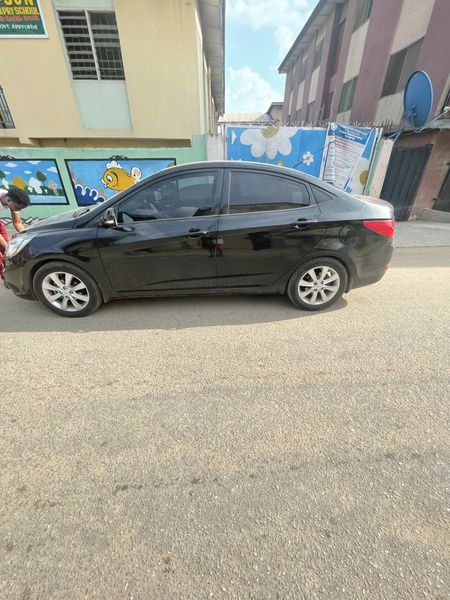 Hyundai Accent • 2013 • 97,123 km 5