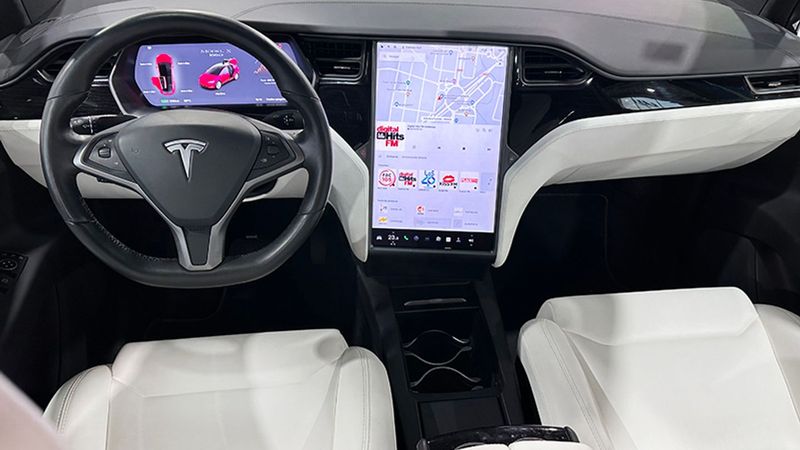 Tesla Model X • 2019 • 51,000 km 6