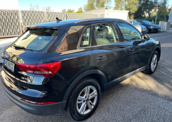 Audi Q3 • 2022 • 27,300 km 2