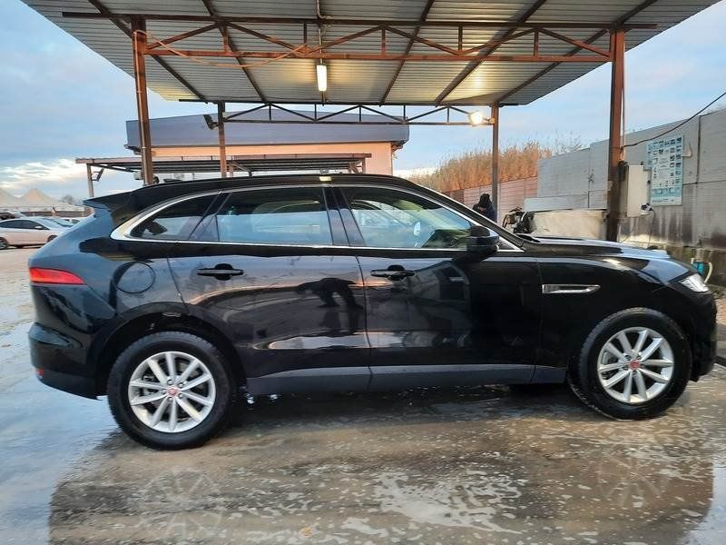 Jaguar F-Pace • 2018 • 221 km 2