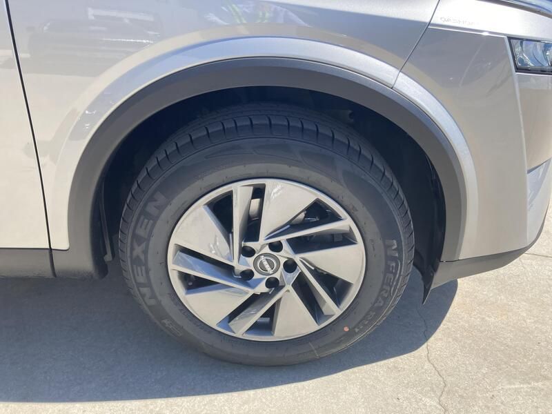 Nissan Qashqai • 2023 • 21,557 km 11