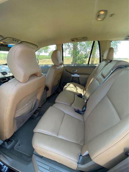 Volvo XC90 • 2004 • 240,000 km 6