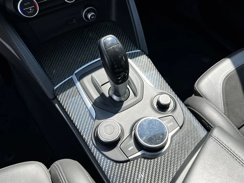 Alfa Romeo Stelvio • 2019 • 107,000 km 6