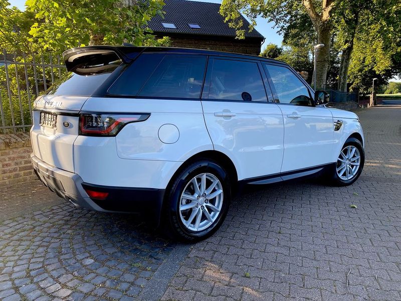 Land Rover Range Rover Sport • 2018 • 94,000 km 2
