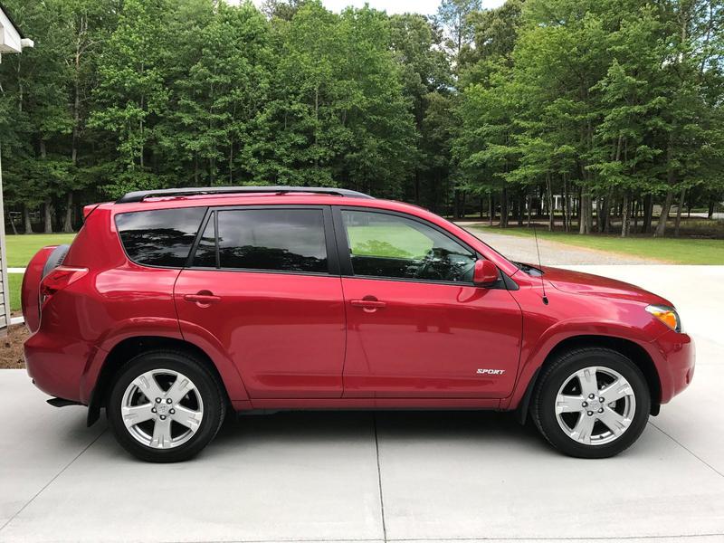 Toyota RAV4 • 2007 • 61,453 km 2