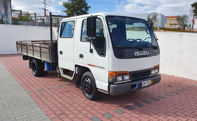 Isuzu Canter • 2001 • 450,000 km 2