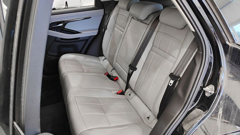 Land Rover Range Rover Evoque • 2019 • 100,600 km 17