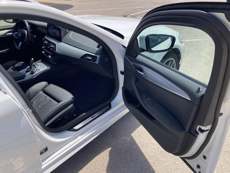 BMW 5 Series • 2023 • 19,800 km 28