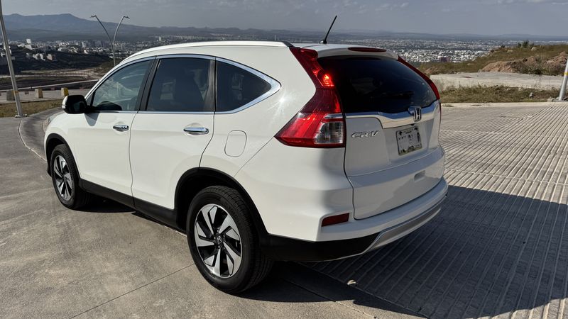 Honda CR-V • 2016 • 124,000 km 10