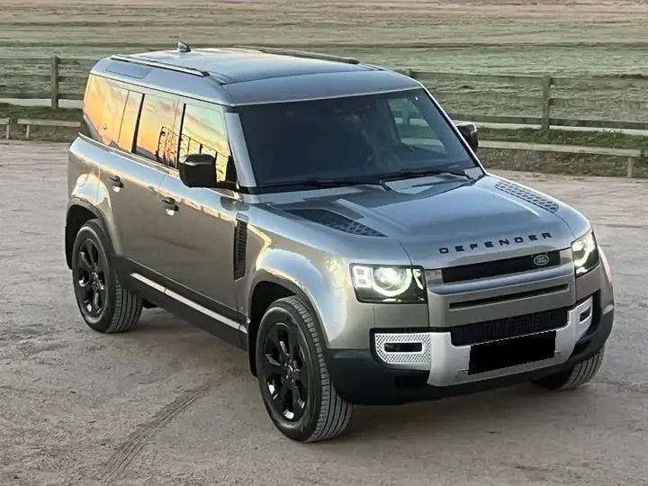 Land Rover Defender • 2022 • 7,000 km 1