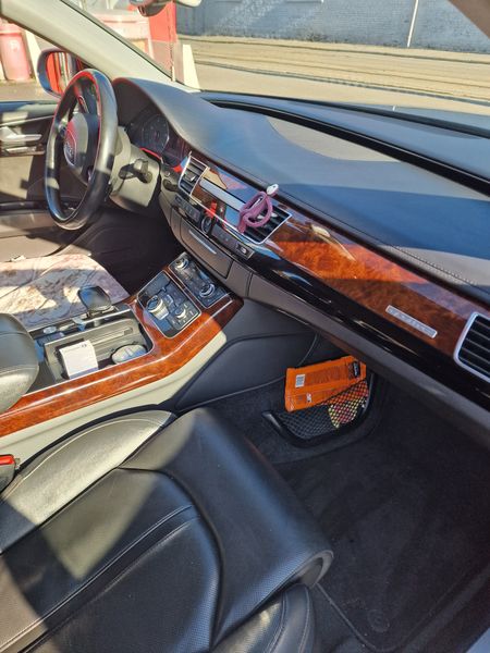 Audi A8 • 2013 • 192,400 km 5