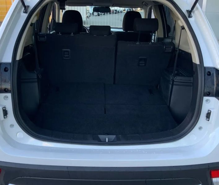 Mitsubishi Outlander • 2016 • 101,700 km 12