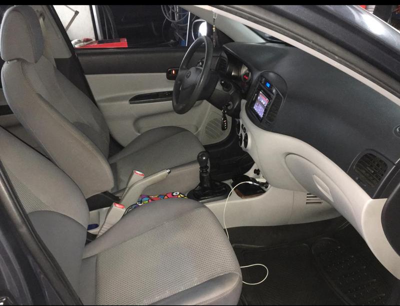 Hyundai Accent • 2011 • 96,000 km 4