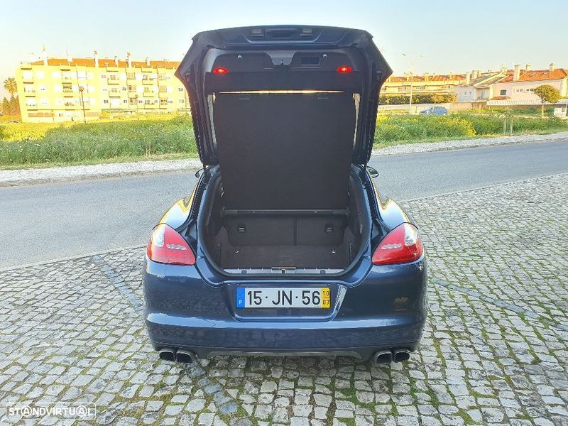 Porsche Panamera • 2010 • 160,000 km 3