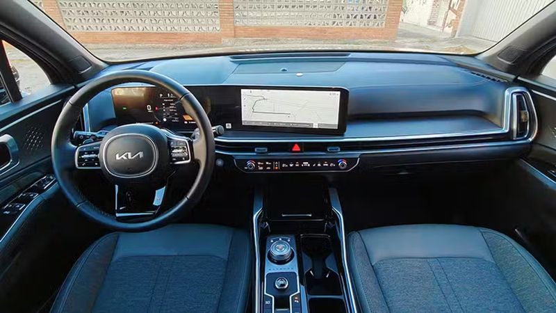 Kia Sorento • 2024 • 15,746 km 8