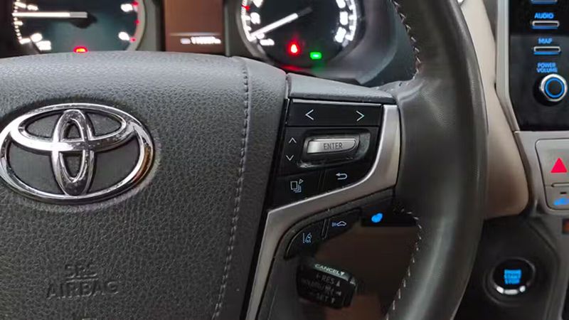 Toyota Land Cruiser • 2022 • 116,987 km 26