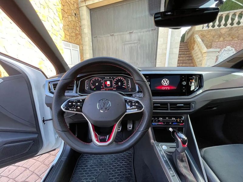 Volkswagen Polo • 2023 • 13,300 km 11