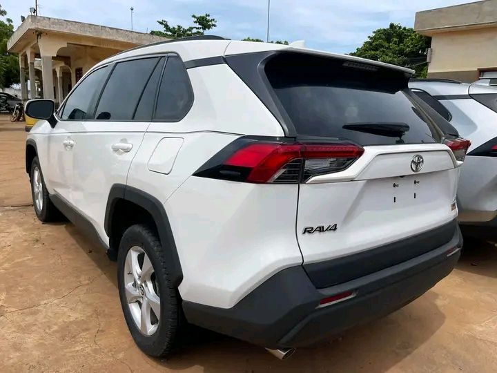 Toyota RAV4 • 2020 • 90 km 2