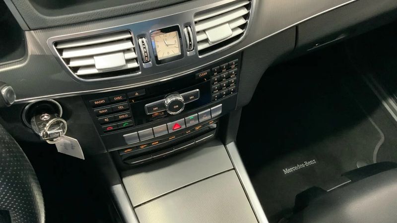 Mercedes-Benz E-Class • 2015 • 100,859 km 9