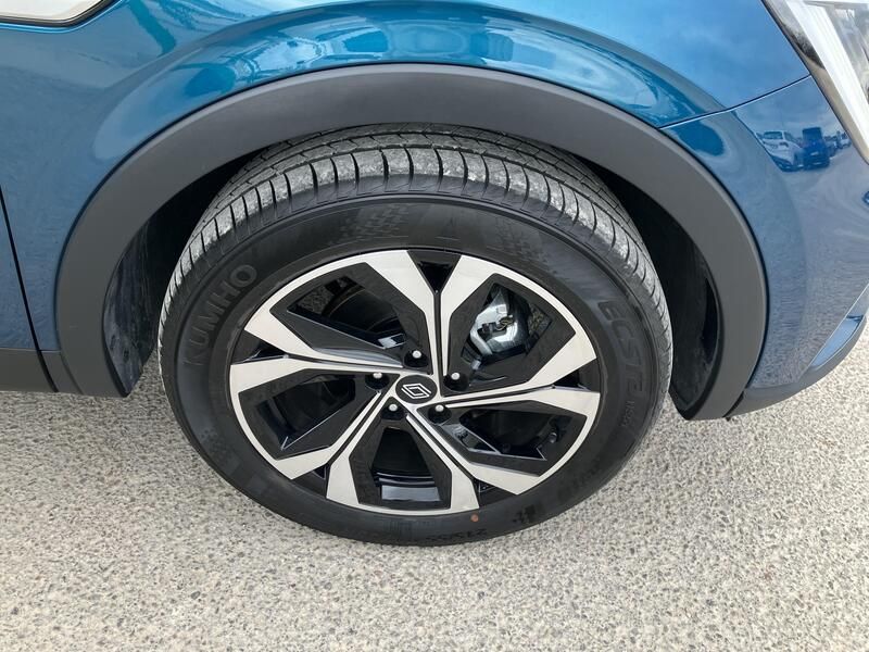 Renault Clio • 2024 • 3,800 km 9