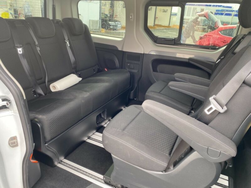 Opel Vivaro • 2018 • 104,000 km 4